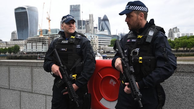 Polizisten in London. Polizisten in London.