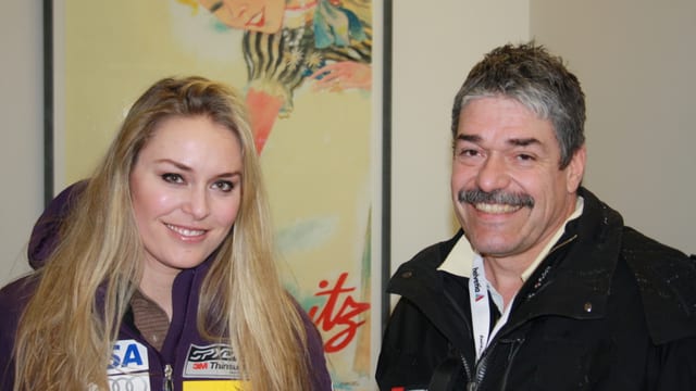 Lindsey Vonn erkundigt sich bei Felix Blumer von SRF METEO über die Wettersituation. Lindsey Vonn erkundigt sich bei Felix Blumer von SRF METEO über die Wettersituation.