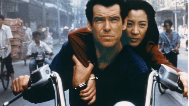 In «Tomorrow Never Dies» von 1997 auf BMW. In «Tomorrow Never Dies» von 1997 auf BMW.