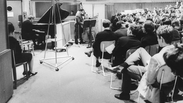 Das «Jazz Live Trio» im Radiostudio Zürich, 1965. Das «Jazz Live Trio» im Radiostudio Zürich, 1965.