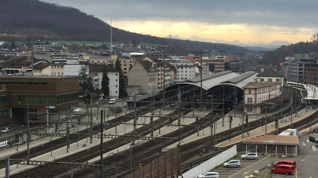 Grosser Bahnhof aus der Ferne. Grosser Bahnhof aus der Ferne.