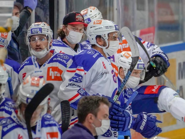 Die ZSC Lions beim Testspiel gegen die Lakers. Die ZSC Lions beim Testspiel gegen die Lakers.