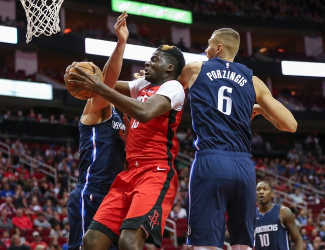 Clint Capela (Mitte). Clint Capela (Mitte).