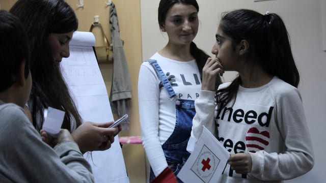 Freiwillige Jugendliche in Armenien. Freiwillige Jugendliche in Armenien.