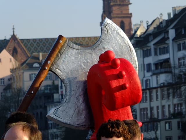 Laterne aus zwei Baselstäben