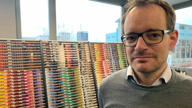 Philipp Mayer führt die Riri-Reissverschlussfirma in St. Gallen in dritter Generation. Philipp Mayer führt die Riri-Reissverschlussfirma in St. Gallen in dritter Generation.