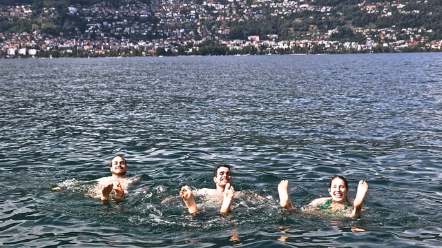 Badende am Lago Maggiore Badende am Lago Maggiore