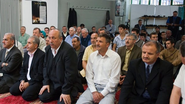 Muslime in Bern beim Gebet Muslime in Bern beim Gebet