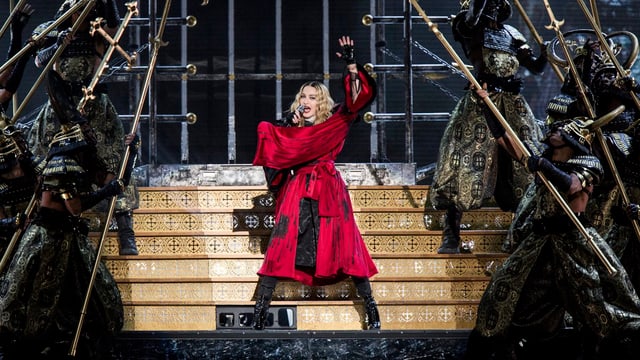 Madonna in Schweden in der Nacht der Anschläge von Paris. Madonna in Schweden in der Nacht der Anschläge von Paris.