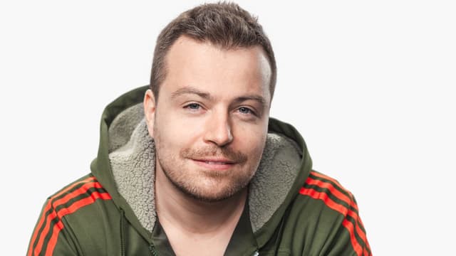 Sascha Rossier gibt die Moderation seiner Sendung weiter. Sascha Rossier gibt die Moderation seiner Sendung weiter.