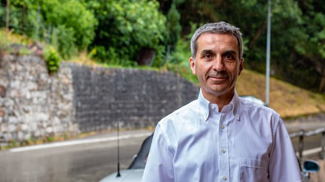 Fabrizio Keller sa bler da l'istorgia e da la muntada finanziala dal lai. Fabrizio Keller sa bler da l'istorgia e da la muntada finanziala dal lai.
