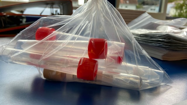 Die Röhrchen, verpackt. Die Röhrchen, verpackt.