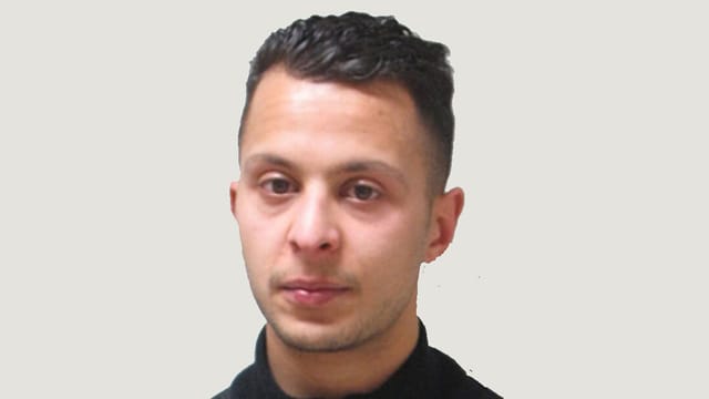 A Salah Abdeslam vegn renfatschà terrorissem e murdaretsch. A Salah Abdeslam vegn renfatschà terrorissem e murdaretsch.
