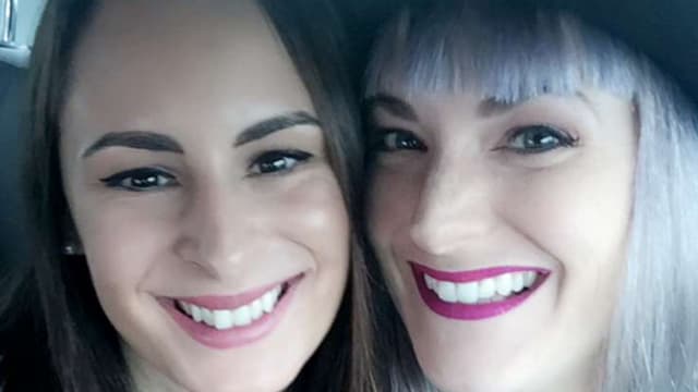 Folgt uns auf Snapchat. Ranja Kamal begleitet unsere Festivalfrau auf Schritt und Tritt. Folgt uns auf Snapchat. Ranja Kamal begleitet unsere Festivalfrau auf Schritt und Tritt.