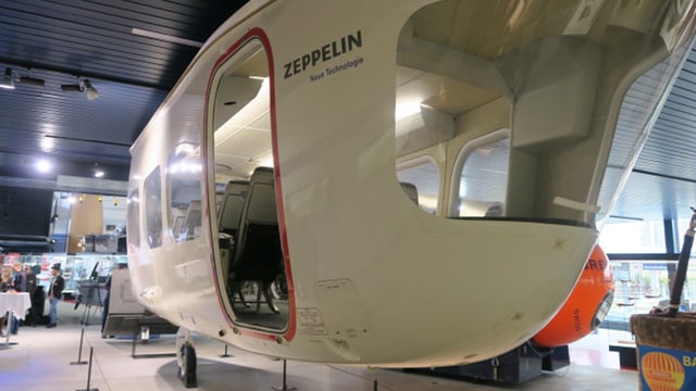 Kabine eines Zeppelins in einer Ausstellungshalle Kabine eines Zeppelins in einer Ausstellungshalle