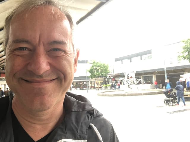Bruno Kaufmann im Zentrum von Rinkeby, einem Aussenquartier Stockholms. Bruno Kaufmann im Zentrum von Rinkeby, einem Aussenquartier Stockholms.