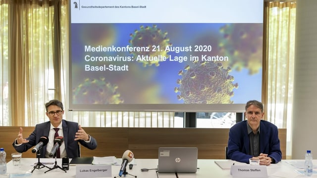 Gesundheitsdirektor Lukas Engelberger und Kantonsarzt Thomas Steffen an einer Pressekonferenz Gesundheitsdirektor Lukas Engelberger und Kantonsarzt Thomas Steffen an einer Pressekonferenz