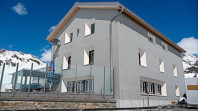 L'Ospizio La Veduta al Pass dal Güglia. L'Ospizio La Veduta al Pass dal Güglia.