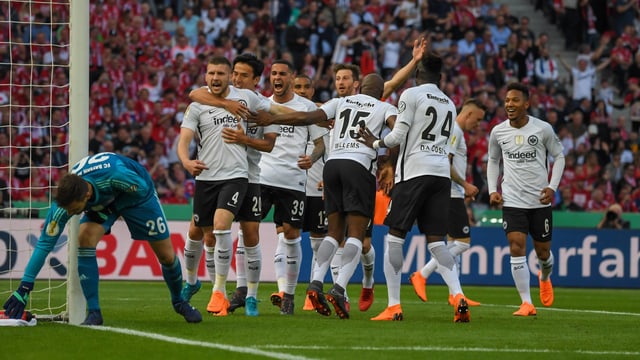 Eintracht Frankfurt jubelt Eintracht Frankfurt jubelt