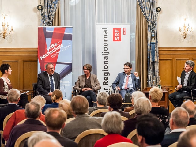 Podium und Zuhörende