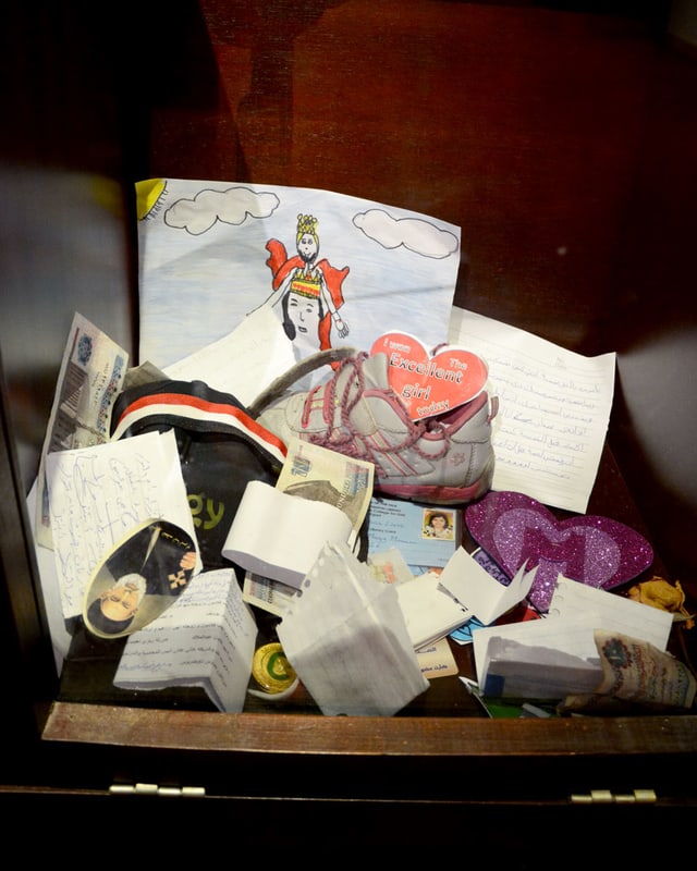 Eine Box mit Geschenken. Eine Box mit Geschenken.