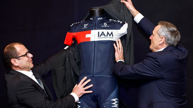 Das neue IAM-Dress wird präsentiert. Das neue IAM-Dress wird präsentiert.