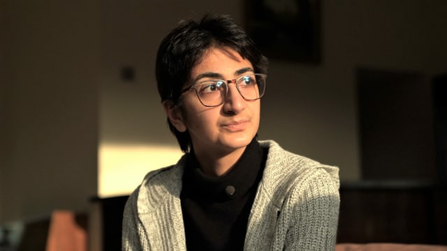 Portrait von Mariam Awagjan, Akademikerin und jetzt Organisatorin von Hilfsgütern für Opfer des Krieges in der Region Berg-Karabach. Portrait von Mariam Awagjan, Akademikerin und jetzt Organisatorin von Hilfsgütern für Opfer des Krieges in der Region Berg-Karabach.