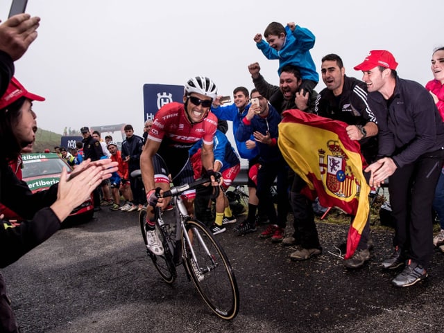 Alberto Contador beisst sich hoch nach Los Machucos. Alberto Contador beisst sich hoch nach Los Machucos.