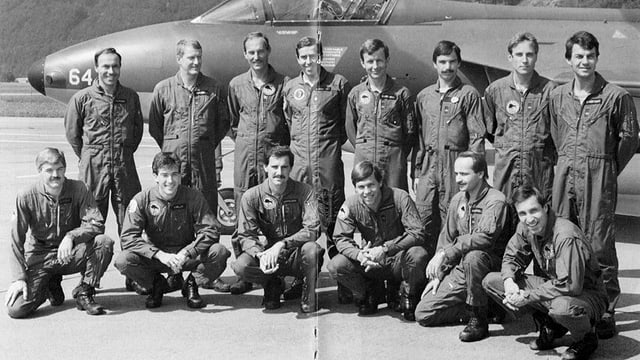 Fliegerstaffel vor dem «Hunter», 1988. Fliegerstaffel vor dem «Hunter», 1988.