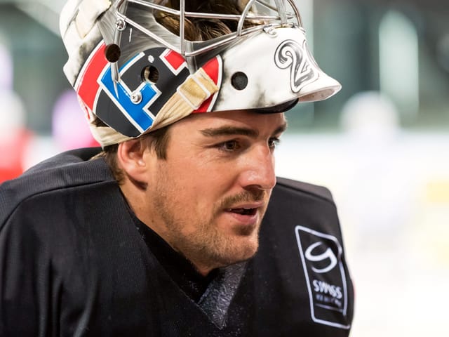 Reto Berra im Training.