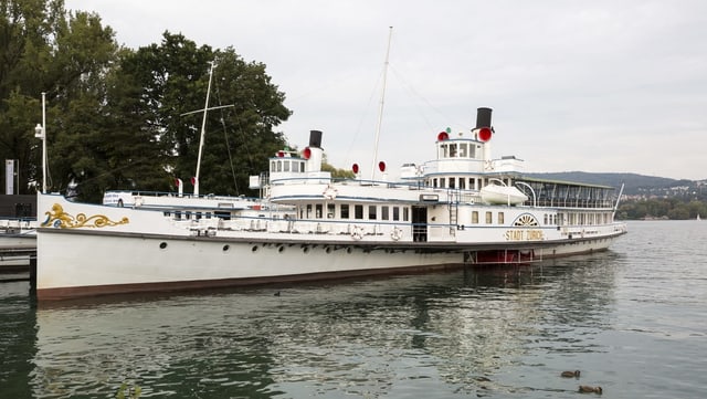 Schiff der Zürichsee-Schiffahrts-Gesellschaft Schiff der Zürichsee-Schiffahrts-Gesellschaft