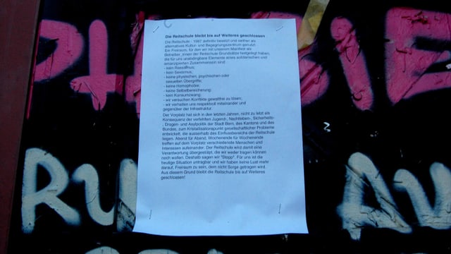 Ein Aushang an der Reitschule der Betreiber. Ein Aushang an der Reitschule der Betreiber.