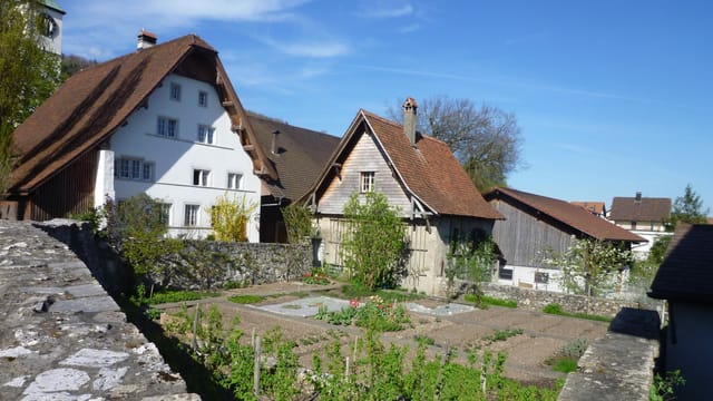 Bauernhaus mit Steinfassade. Bauernhaus mit Steinfassade.