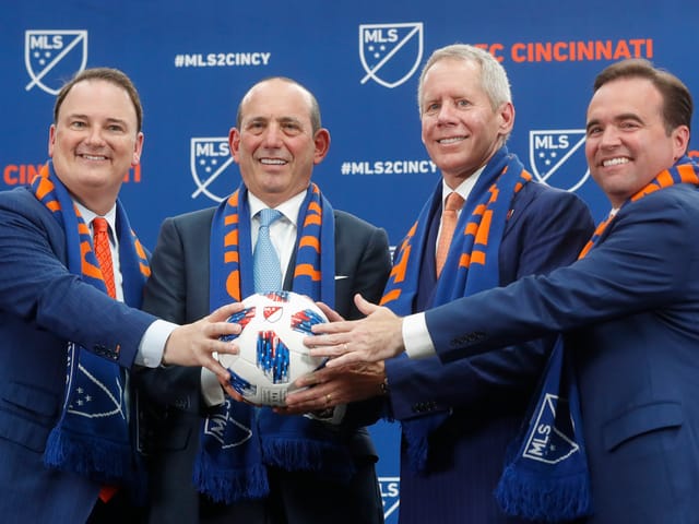 Funktionäre des FC Cincinnati. Funktionäre des FC Cincinnati.