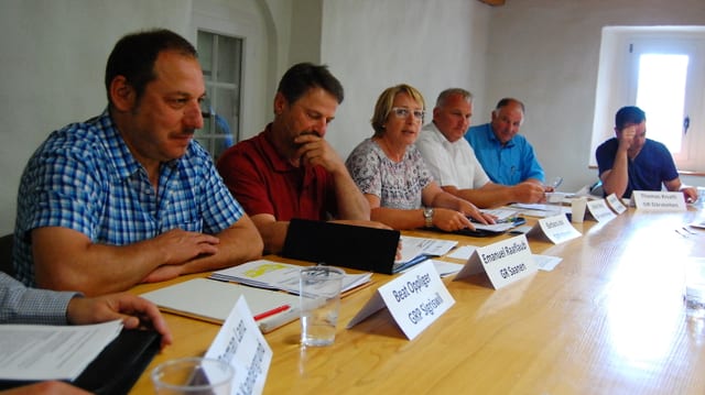 Gemeindepräsidenten am Tisch Gemeindepräsidenten am Tisch