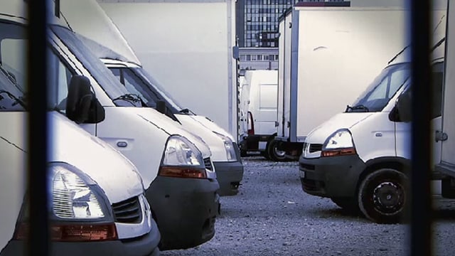Lieferwagen auf dem Areal Lieferwagen auf dem Areal