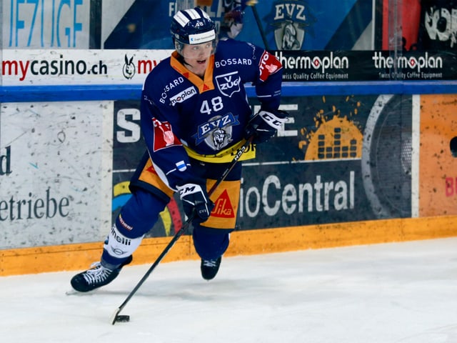 Zugs schwedischer Topstürmer Carl Klingberg. Zugs schwedischer Topstürmer Carl Klingberg.