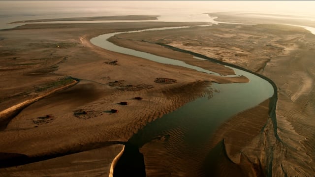Video «Brahmaputra – Von der Tiefebene zum Ozean (3/3)» abspielen Video «Brahmaputra – Von der Tiefebene zum Ozean (3/3)» abspielen