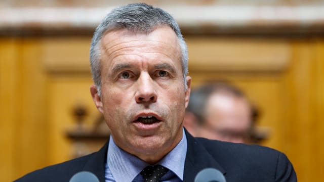 Hess am Rednerpult im Nationalrat Hess am Rednerpult im Nationalrat