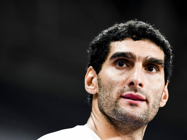 Marouane Fellaini. Marouane Fellaini.