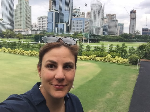 Zwischen Hochhäusern und Einkaufszentren: der Golfplatz des Königlichen Sportclubs in Bangkok. Zwischen Hochhäusern und Einkaufszentren: der Golfplatz des Königlichen Sportclubs in Bangkok.