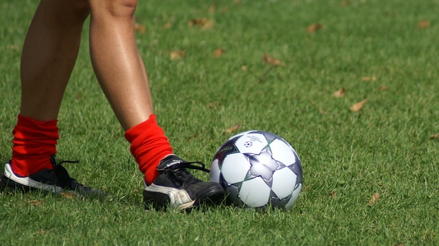 Fussballspieler mit Ball Fussballspieler mit Ball