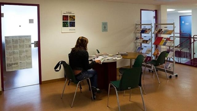 Frau in einem Büro Frau in einem Büro