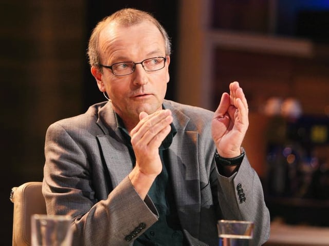 Hans-Jürg Fehr gestikulierend. Hans-Jürg Fehr gestikulierend.