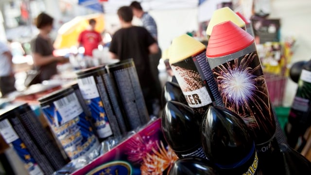 Feuerwerk im Verkaufsständer Feuerwerk im Verkaufsständer