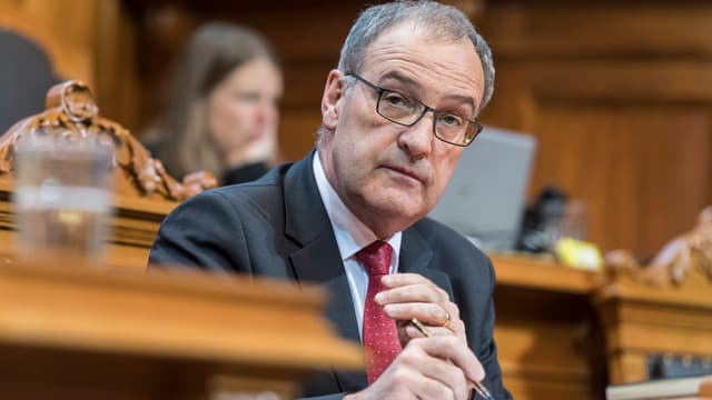 Parmelin im Parlament. Parmelin im Parlament.
