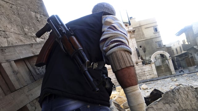 Bewaffneter Oppositioneller in Aleppo. Bewaffneter Oppositioneller in Aleppo.