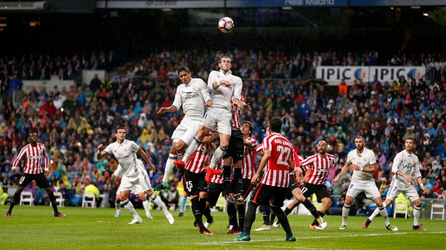 Bale und Varane steigen am höchsten.