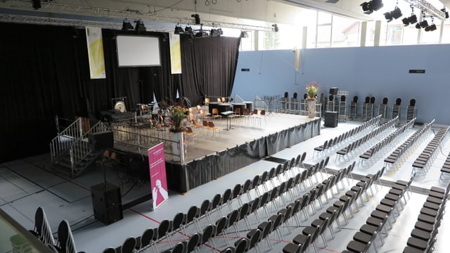 Der bestuhlte Konzertsaal vor dem Musiktag. Der bestuhlte Konzertsaal vor dem Musiktag.