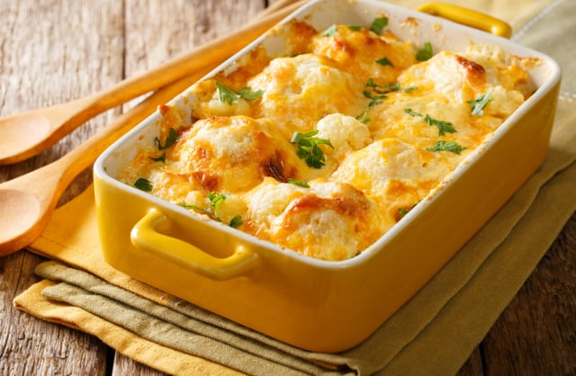 Ein Gratin mit Käse überbacken. Ein Gratin mit Käse überbacken.